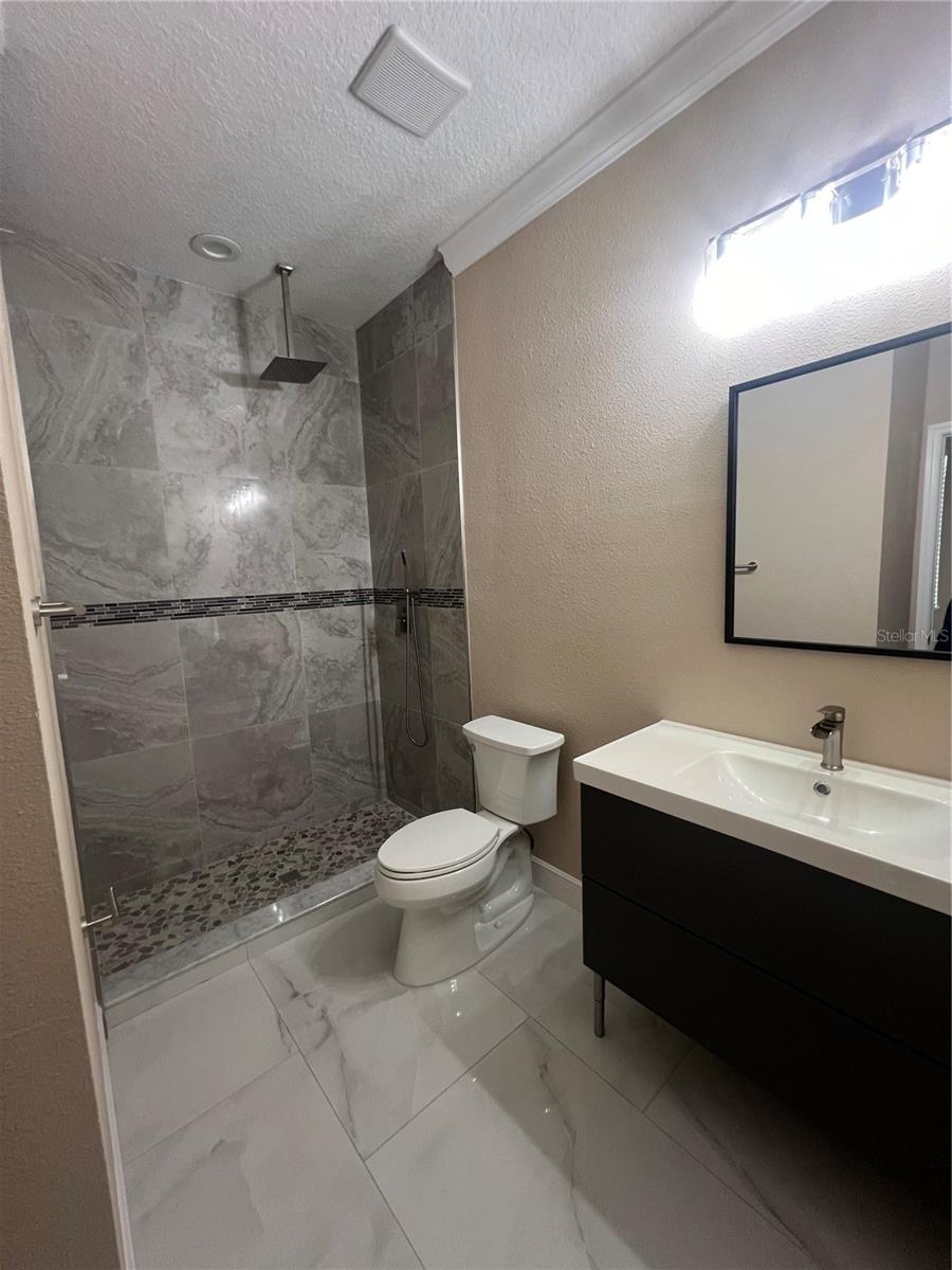 2420 GRESHAM DR, ORLANDO, FL, 32807