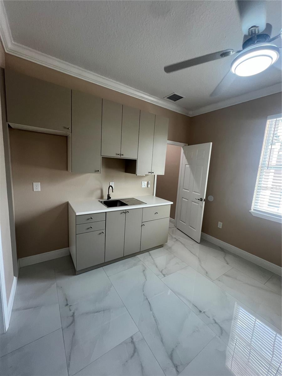 2420 GRESHAM DR, ORLANDO, FL, 32807