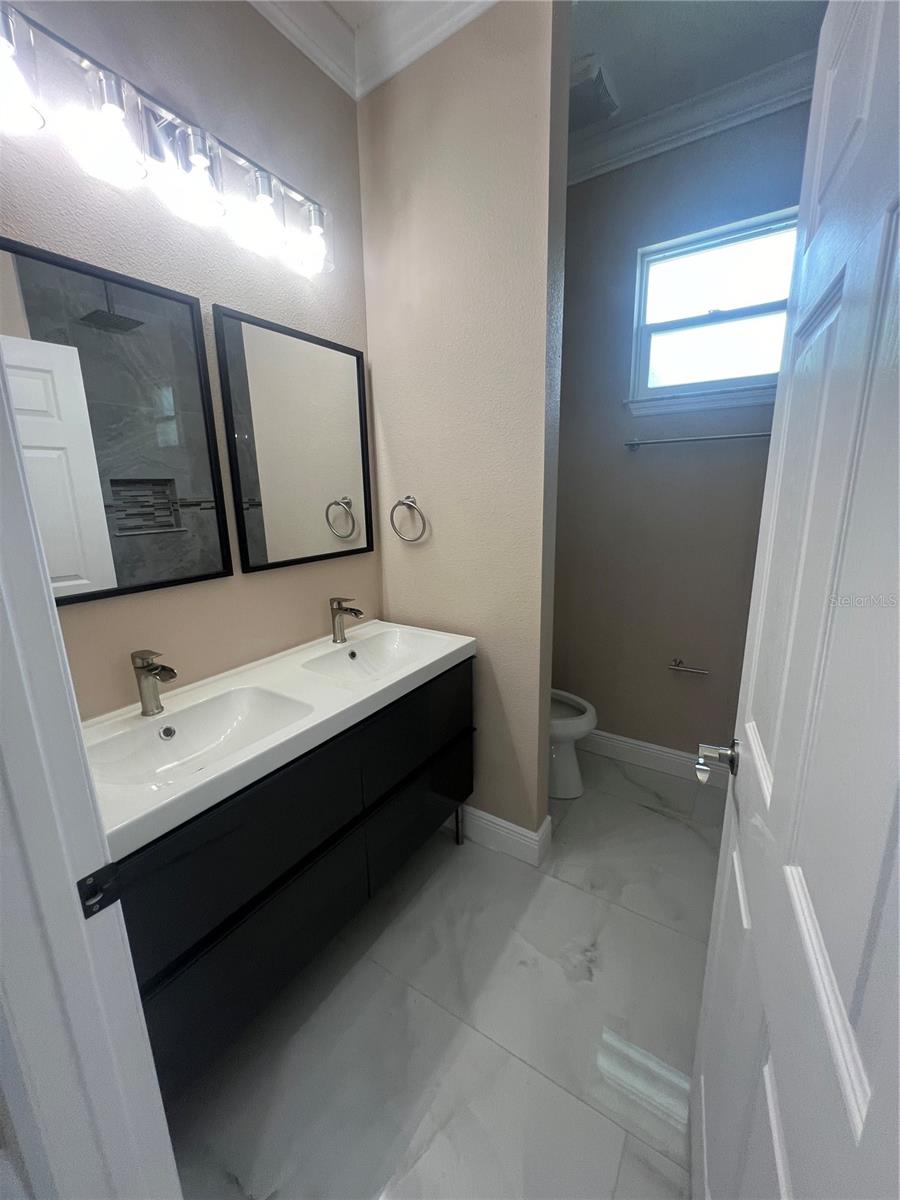 2420 GRESHAM DR, ORLANDO, FL, 32807