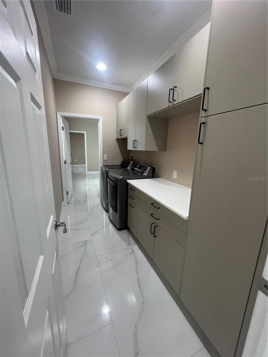 2420 GRESHAM DR, ORLANDO, FL, 32807