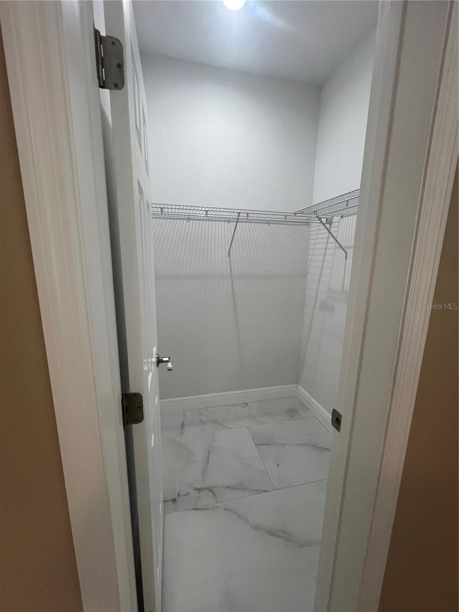 2420 GRESHAM DR, ORLANDO, FL, 32807