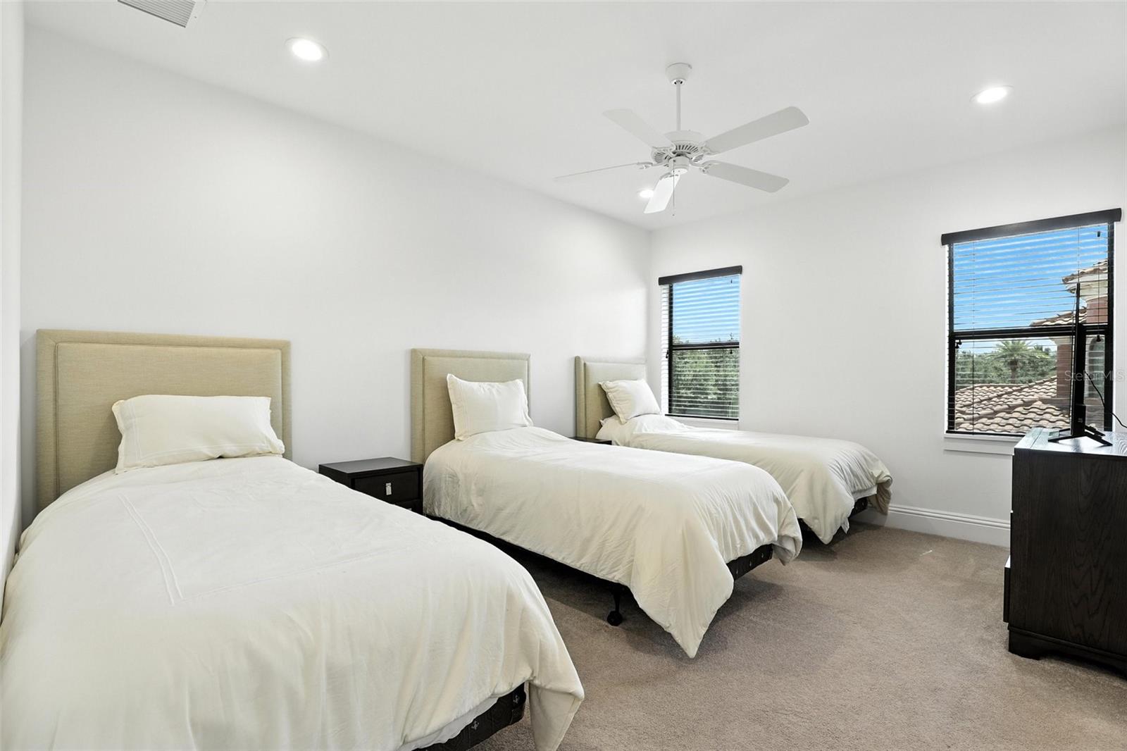 O6319854 Property Photo