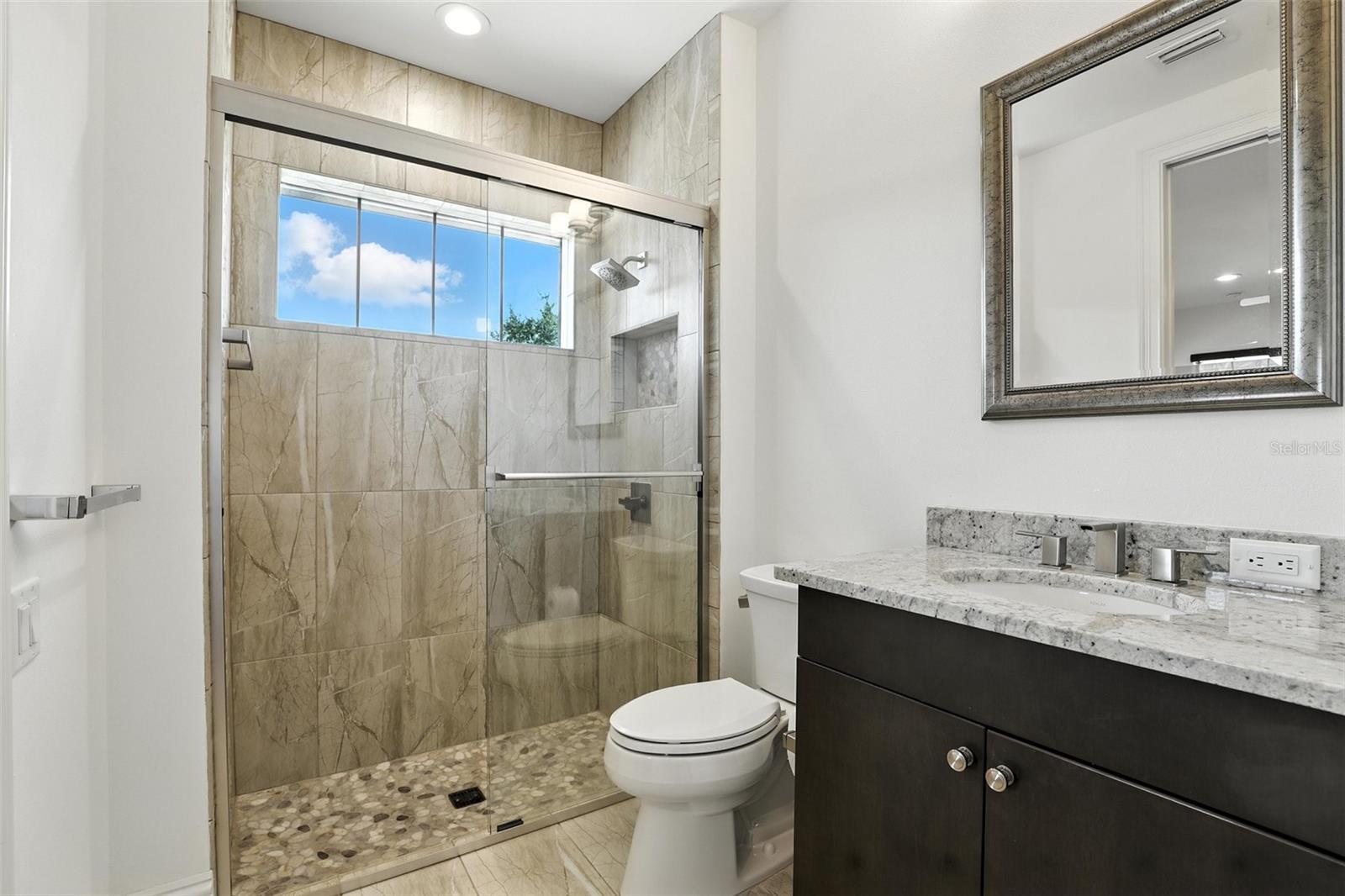 O6319854 Property Photo