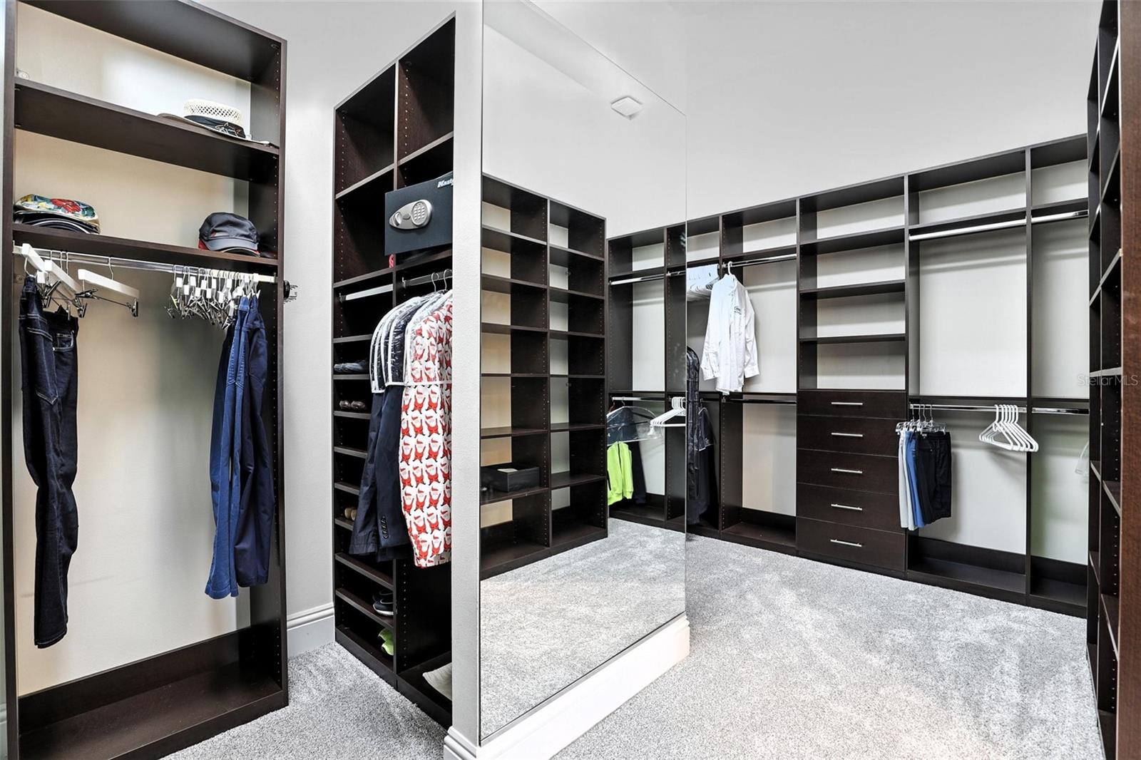 O6319854 Property Photo