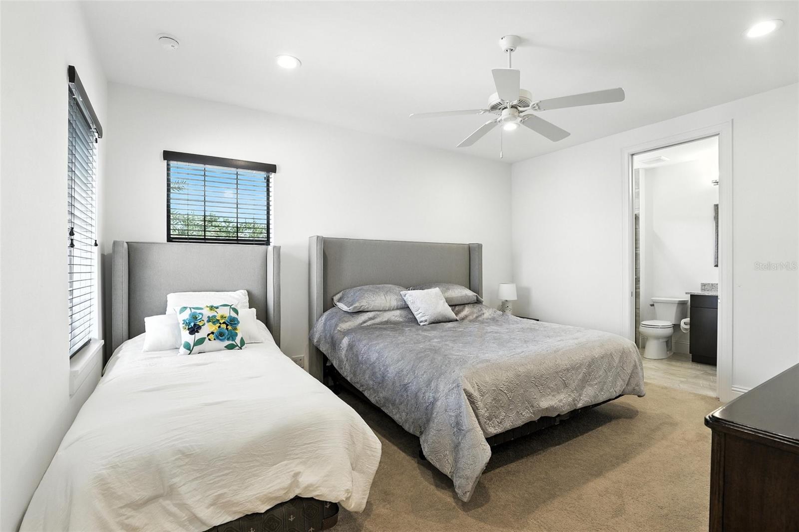 O6319854 Property Photo