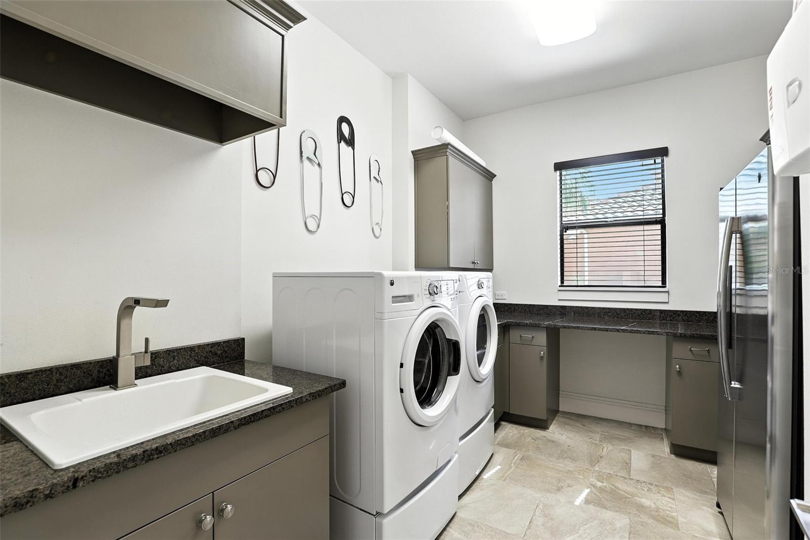 O6319854 Property Photo