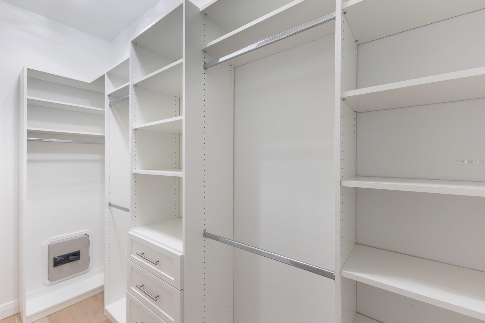 A4656528 Property Photo