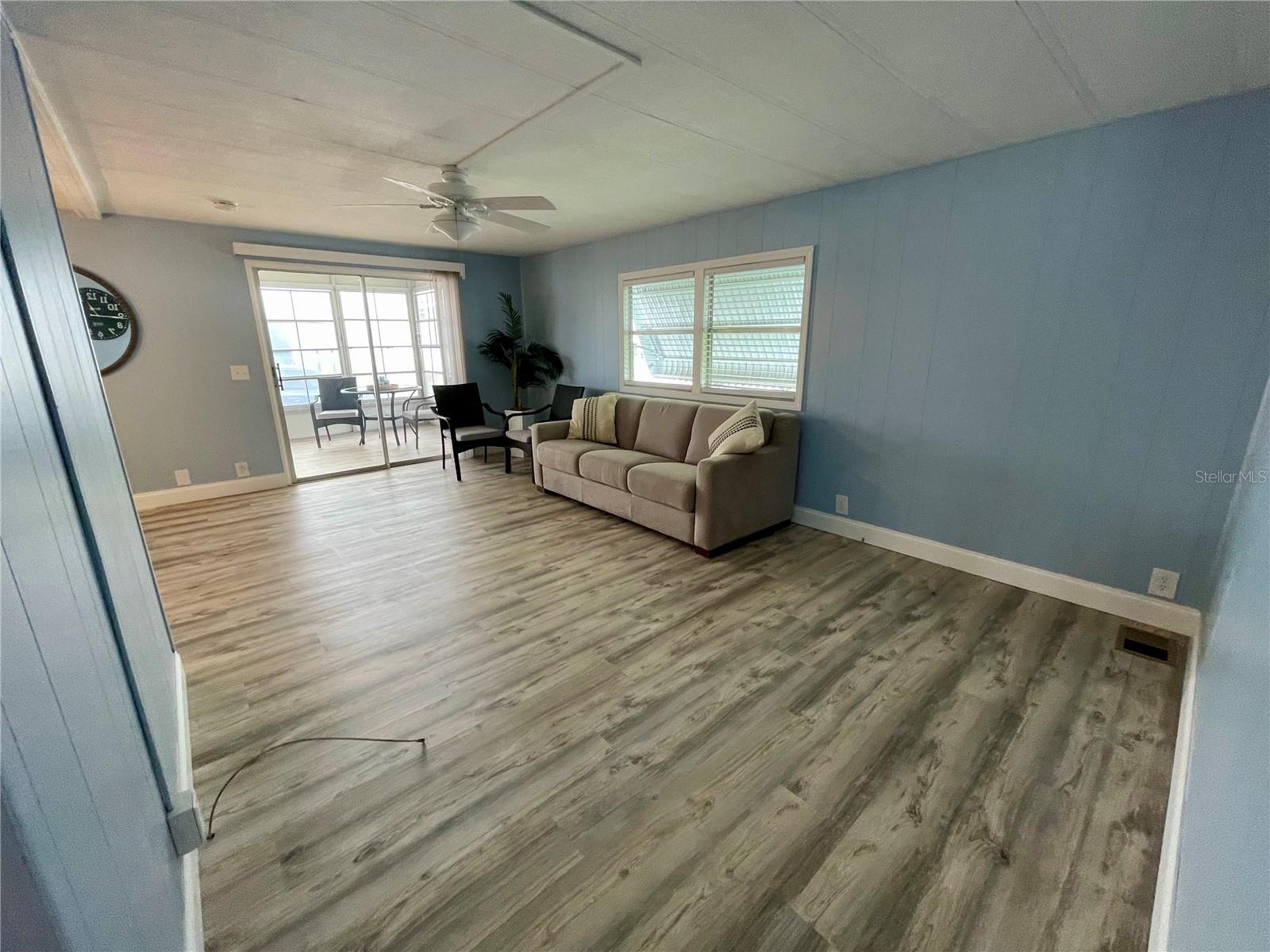 TB8399043 Property Photo