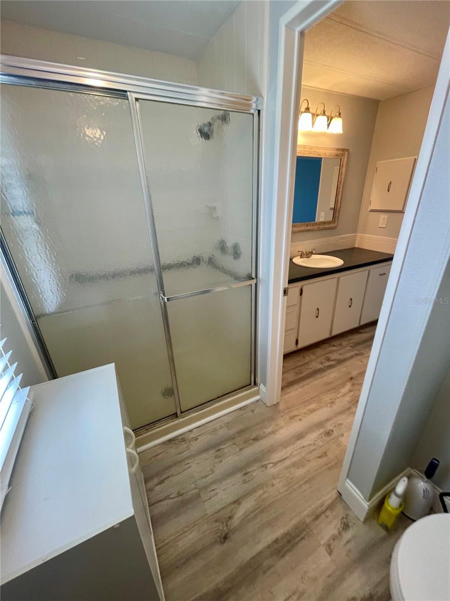 TB8399043 Property Photo