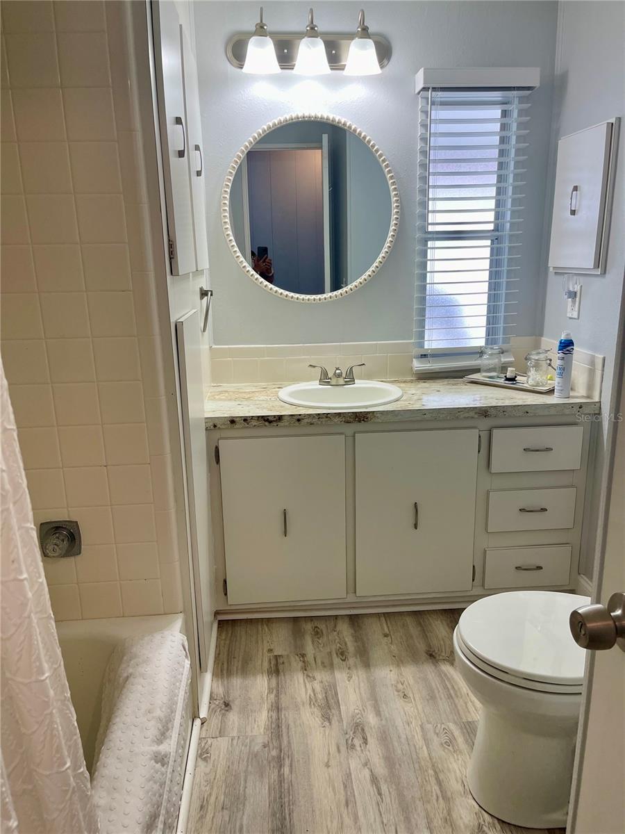 TB8399043 Property Photo