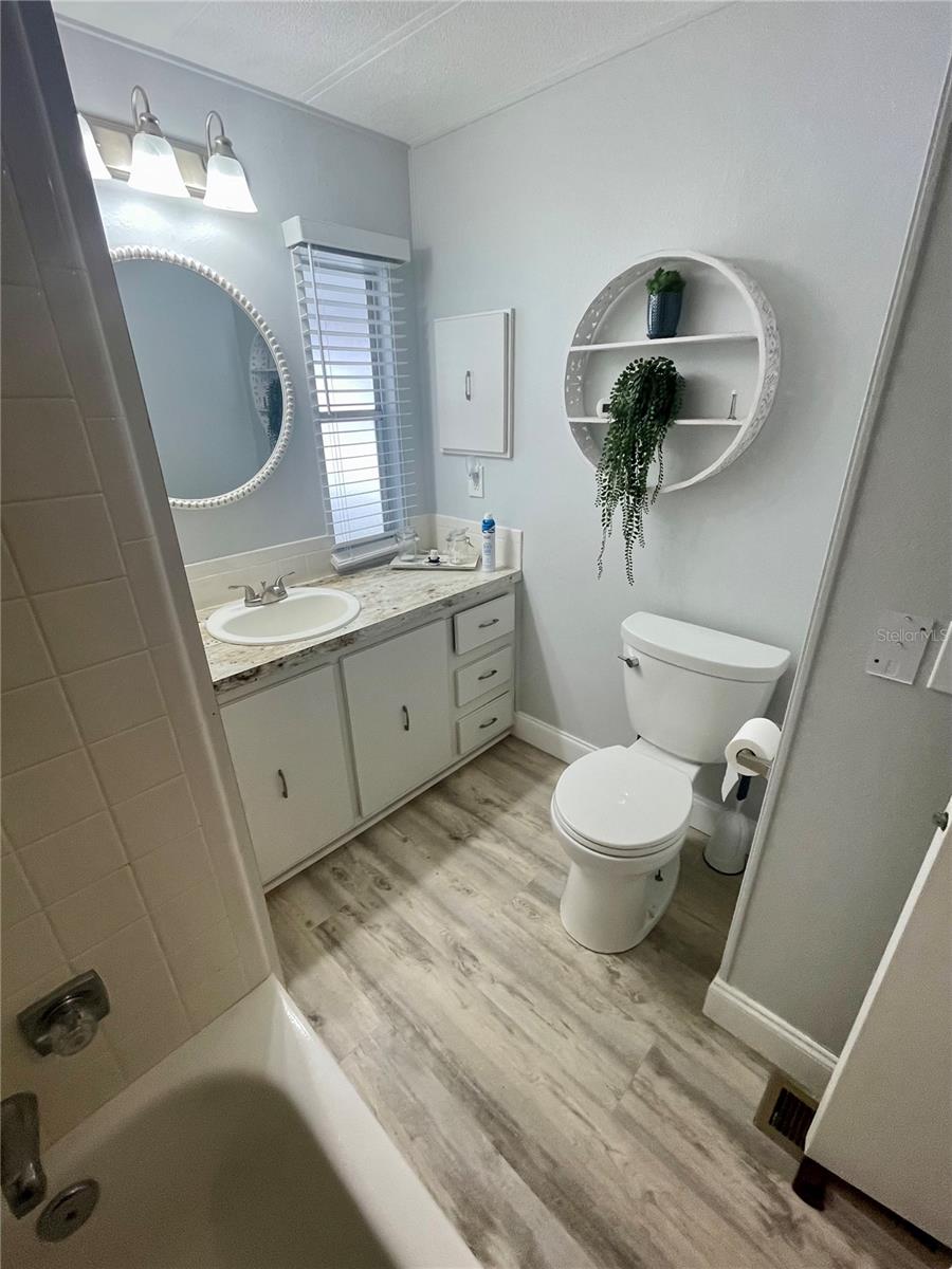 TB8399043 Property Photo