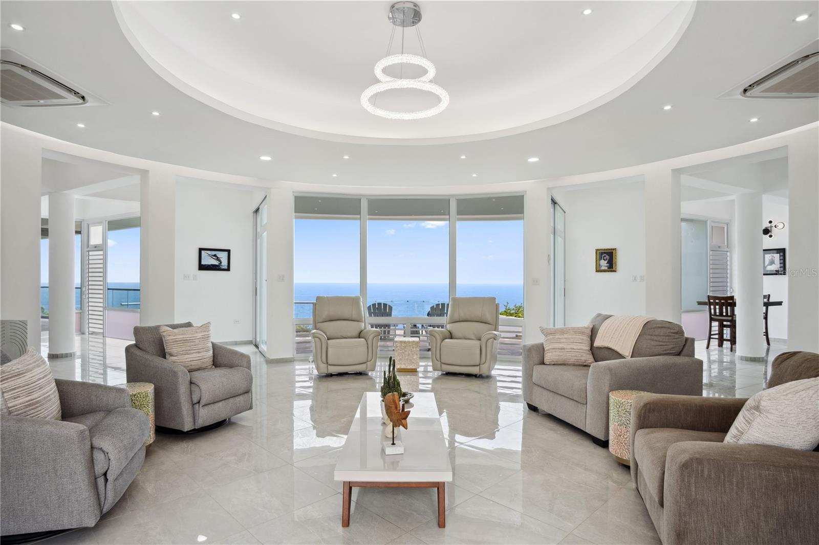 PR9114395 Property Photo