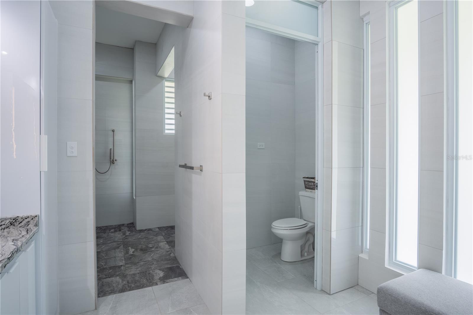 PR9114395 Property Photo