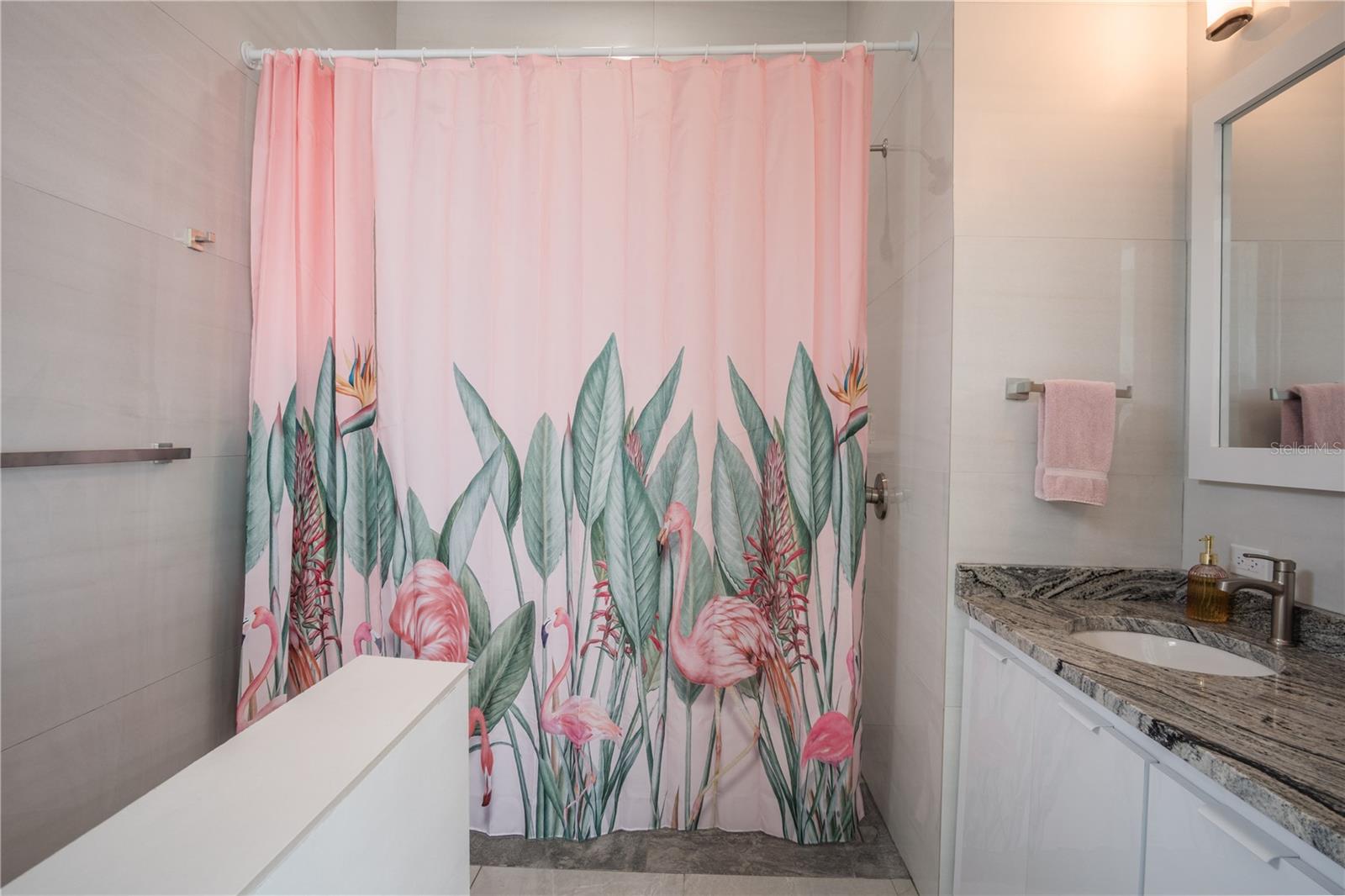 PR9114395 Property Photo