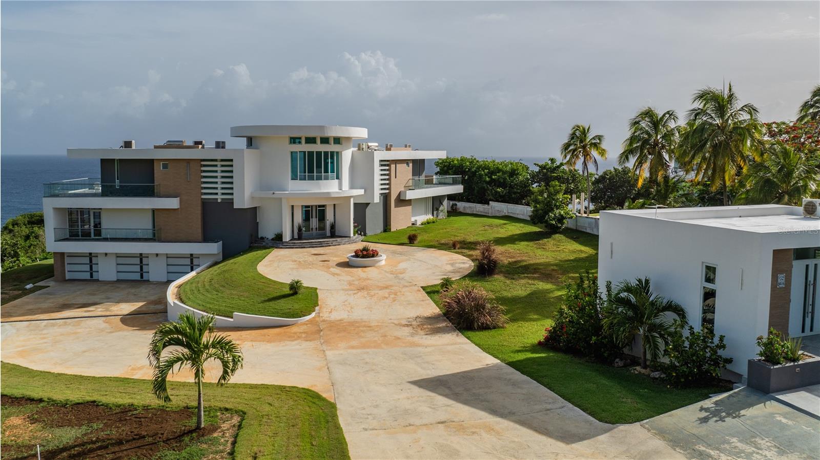 PR9114395 Property Photo