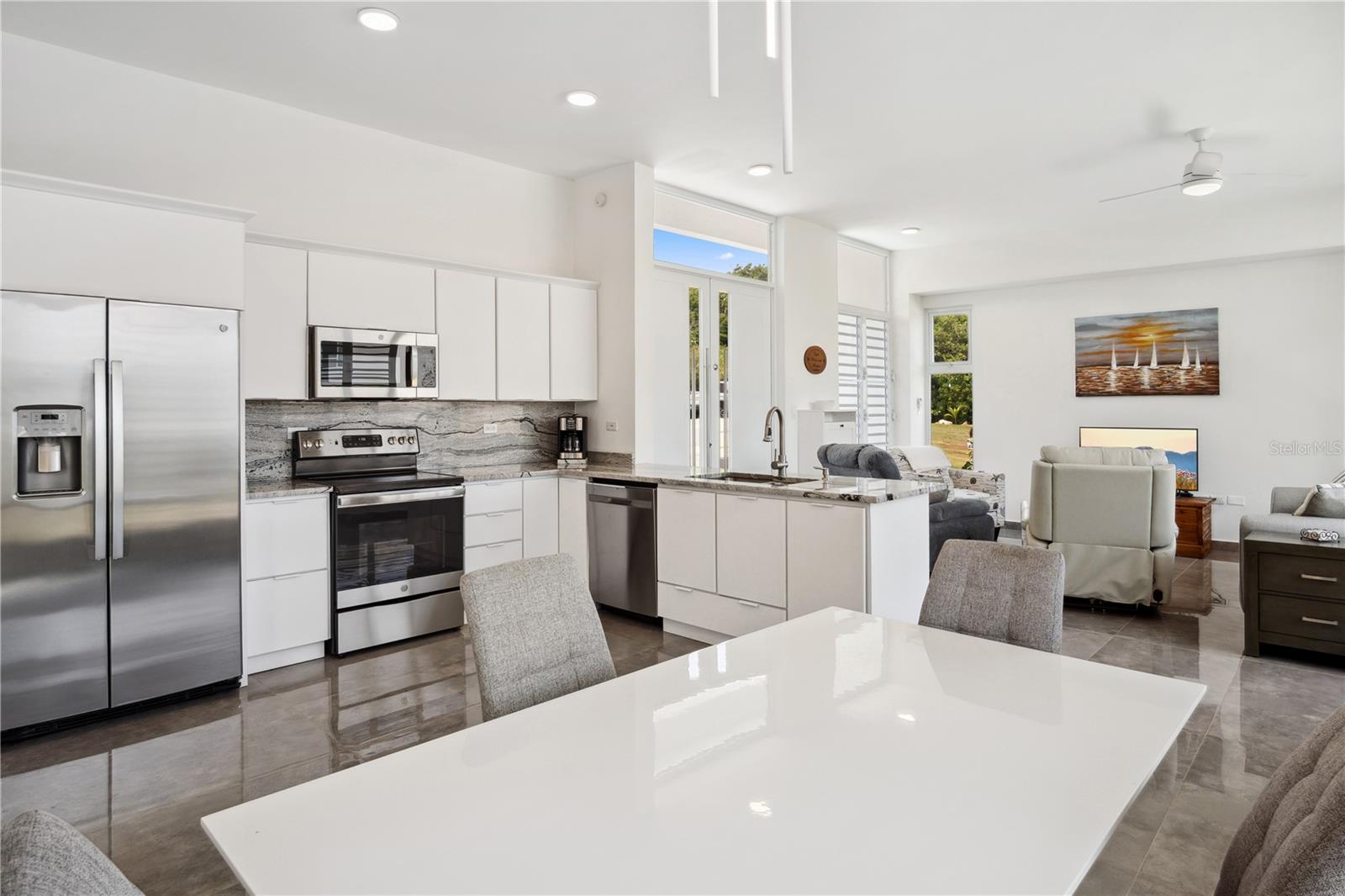 PR9114395 Property Photo