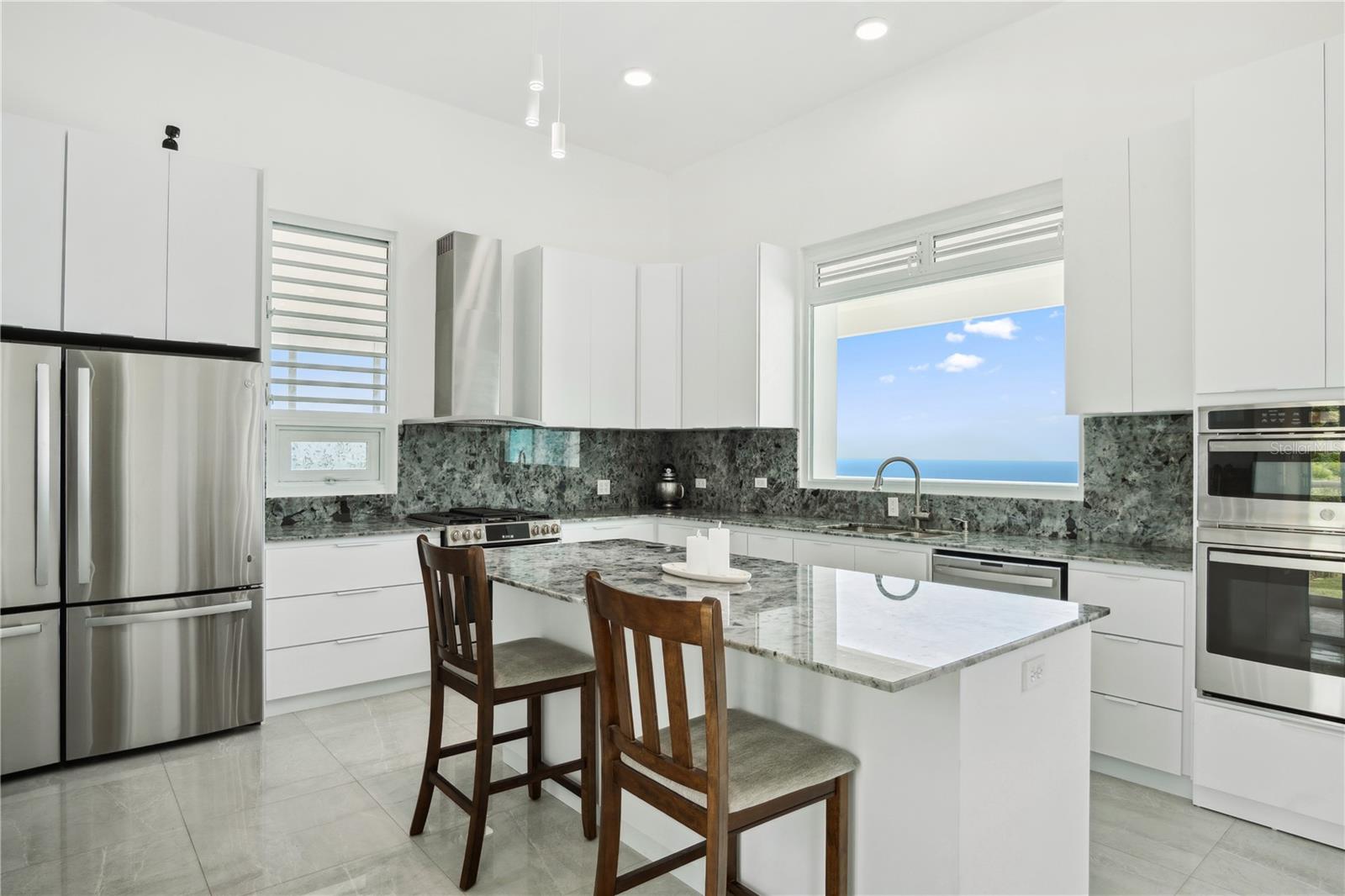 PR9114395 Property Photo