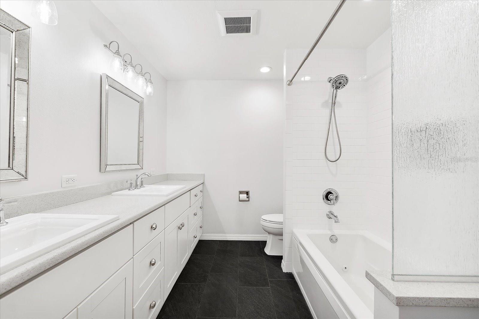 A4656554 Property Photo