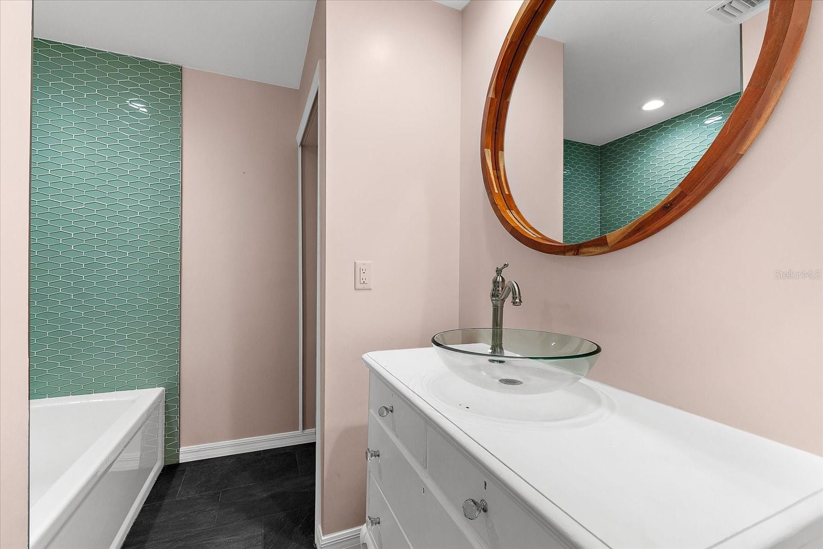 A4656554 Property Photo