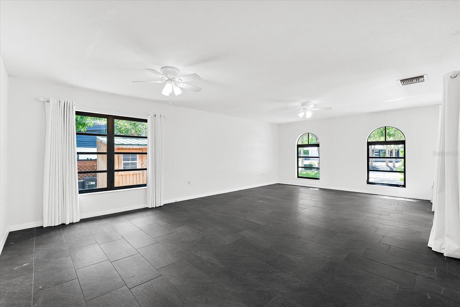 A4656554 Property Photo