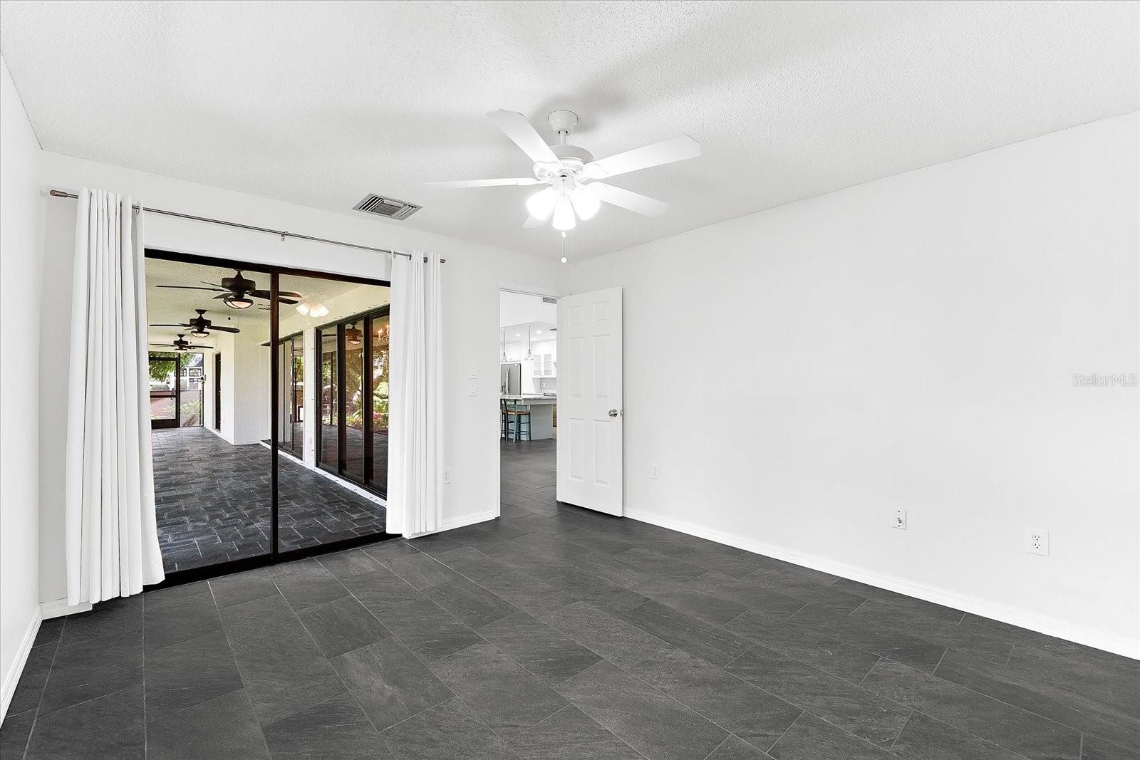 A4656554 Property Photo
