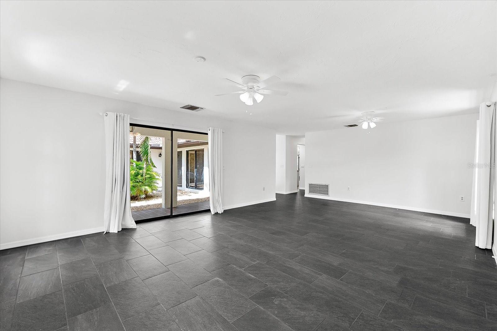 A4656554 Property Photo