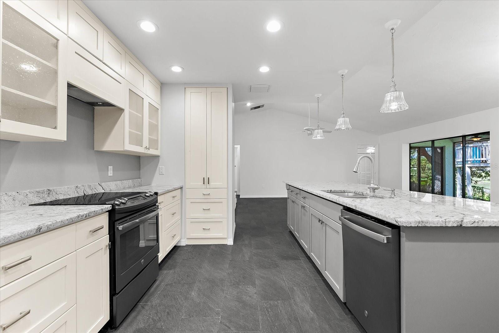 A4656554 Property Photo