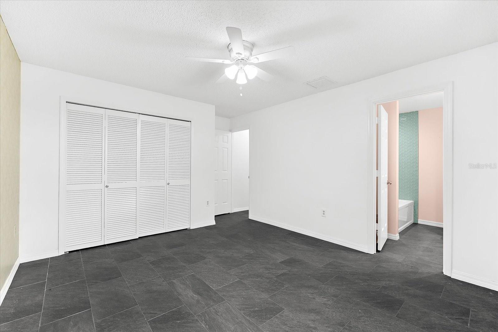 A4656554 Property Photo