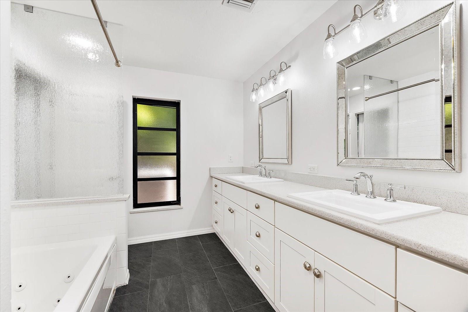 A4656554 Property Photo