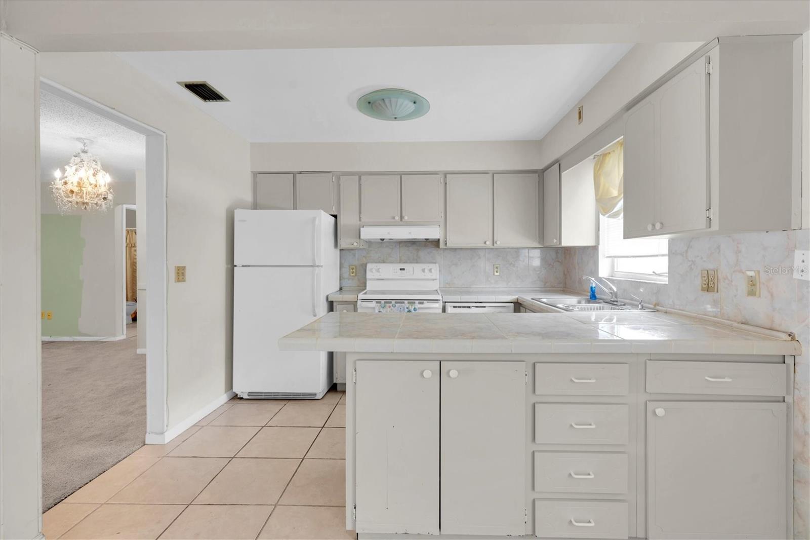 TB8399055 Property Photo