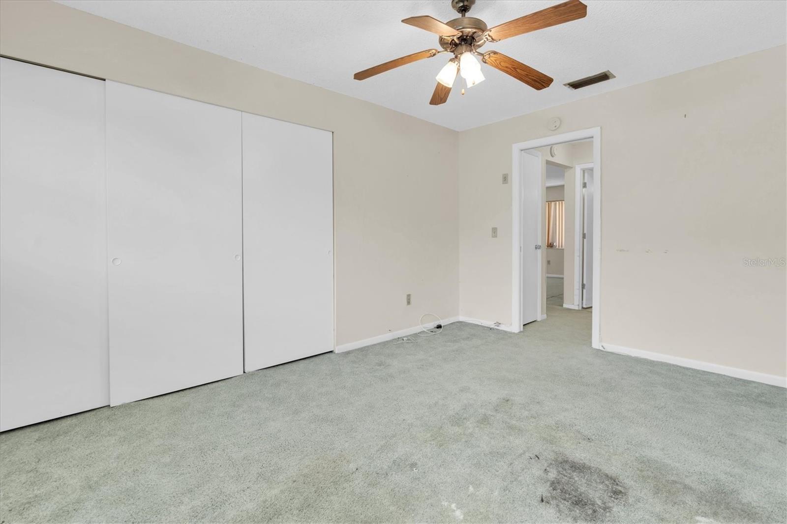 TB8399055 Property Photo