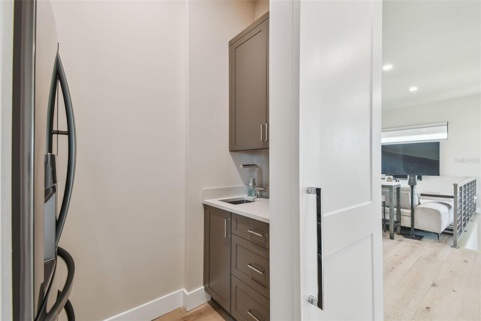 TB8399186 Property Photo