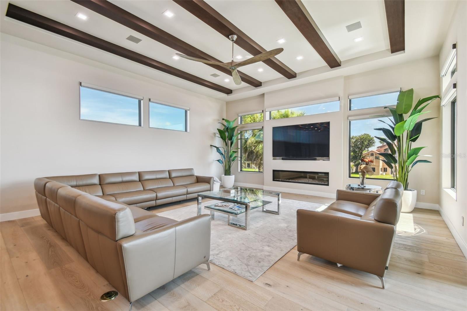 TB8399186 Property Photo