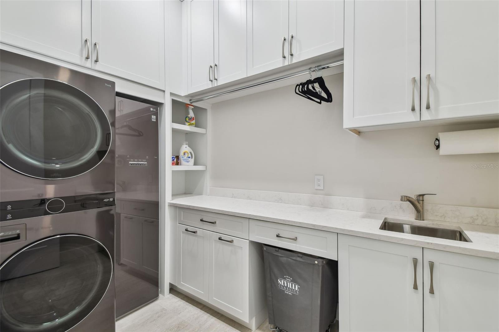 TB8399186 Property Photo