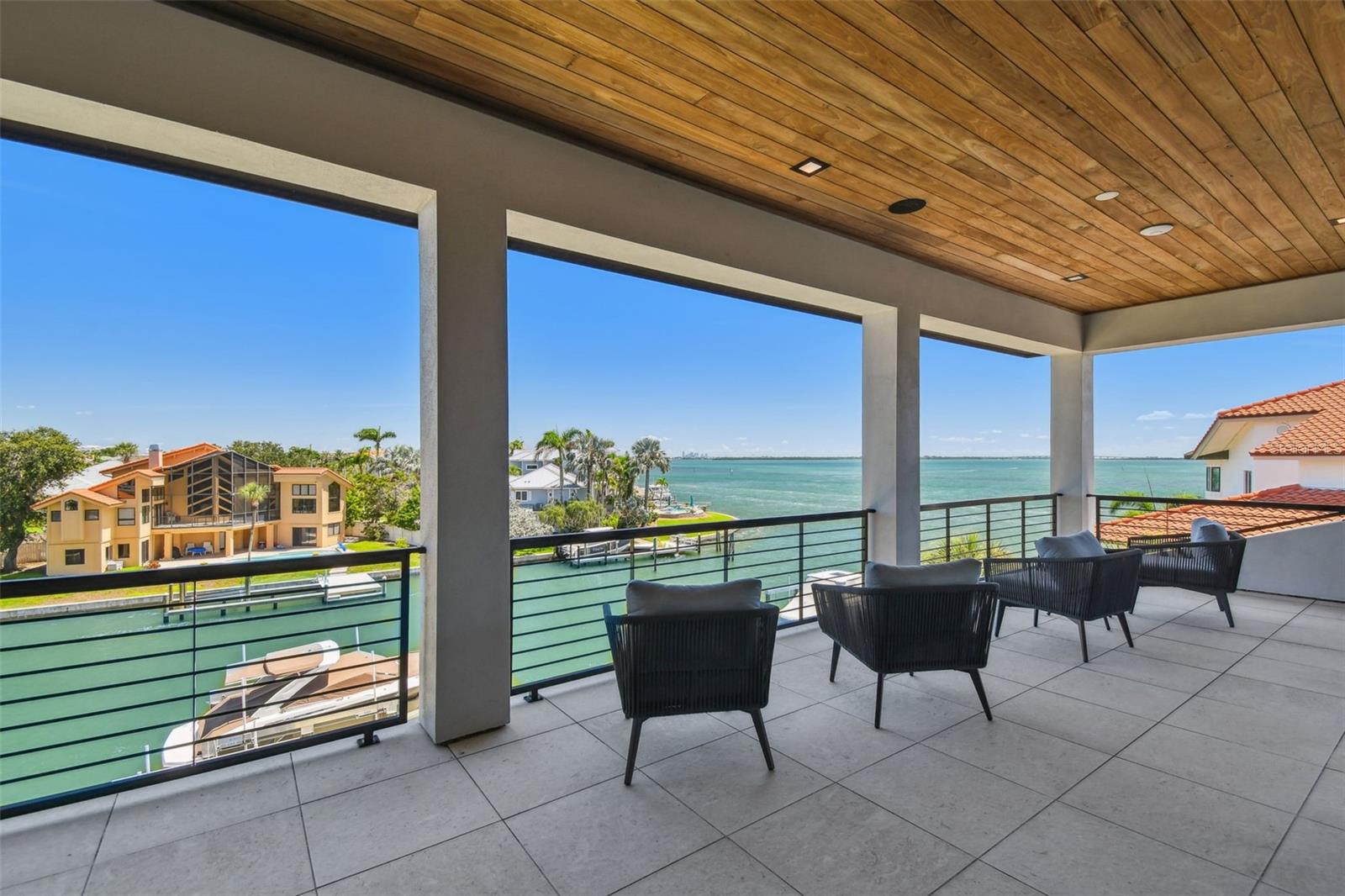 TB8399186 Property Photo