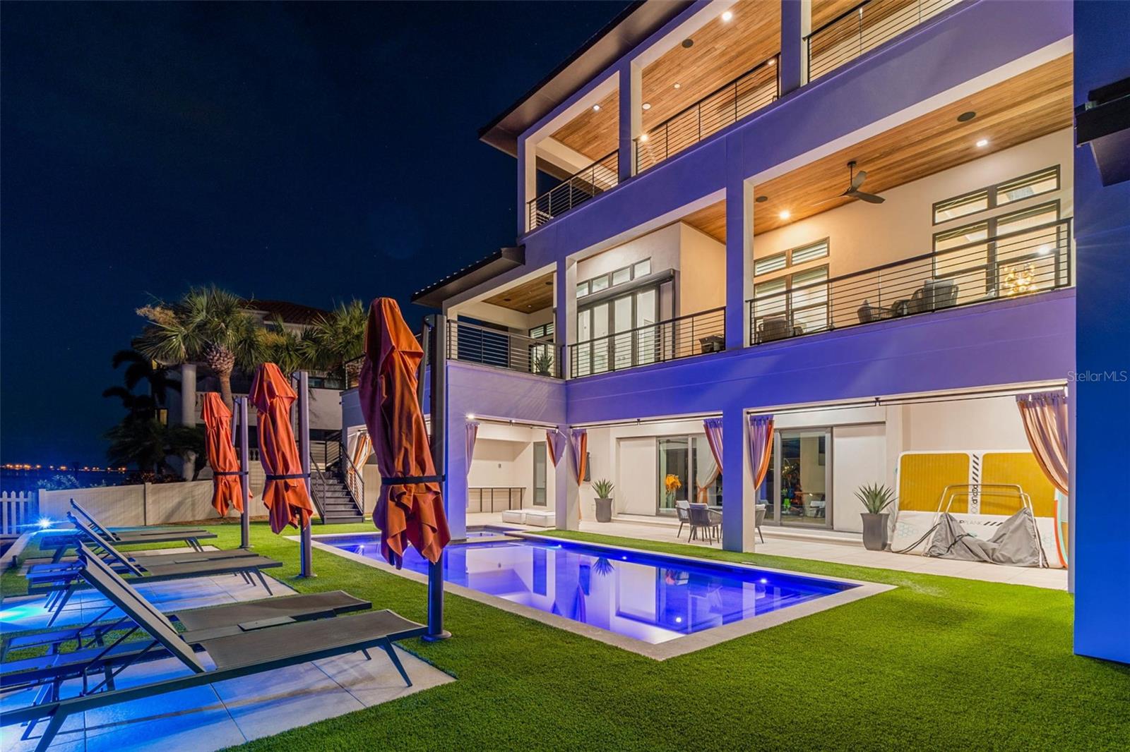 TB8399186 Property Photo