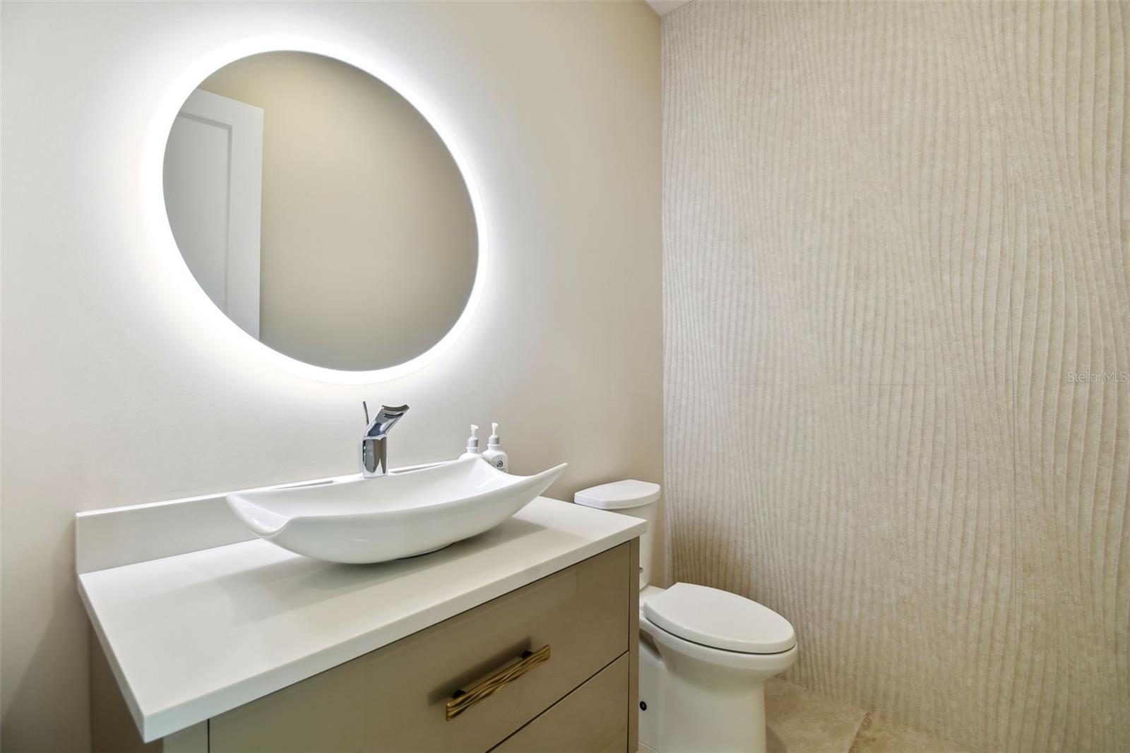 TB8399186 Property Photo