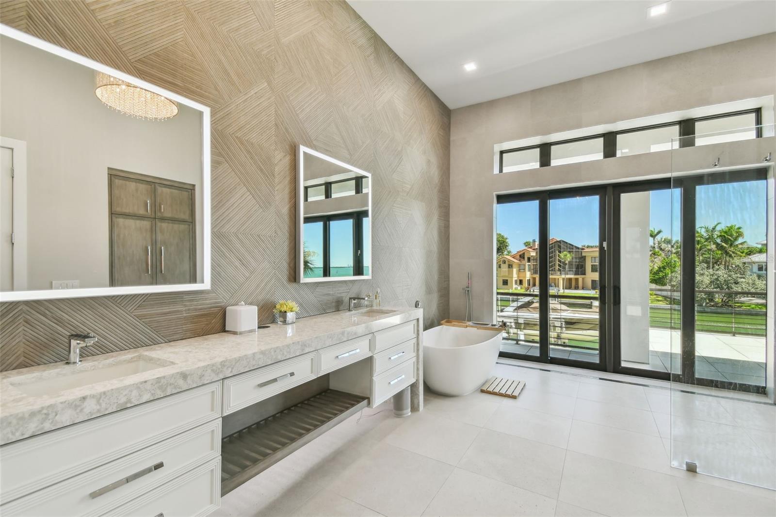 TB8399186 Property Photo