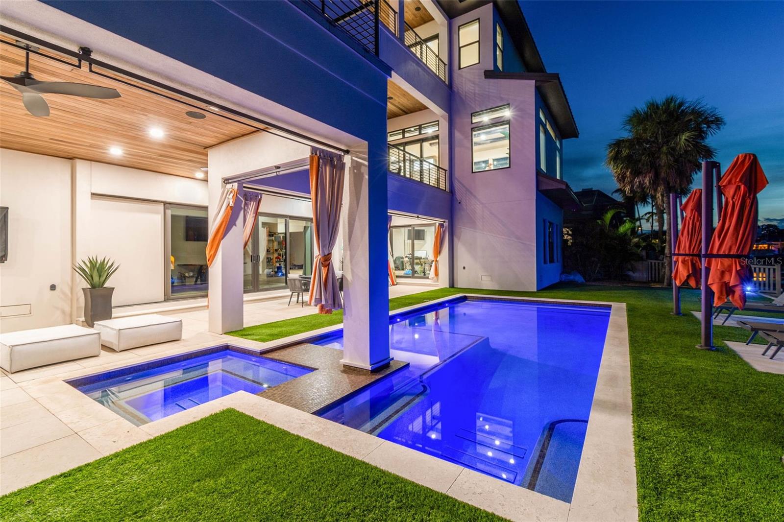 TB8399186 Property Photo