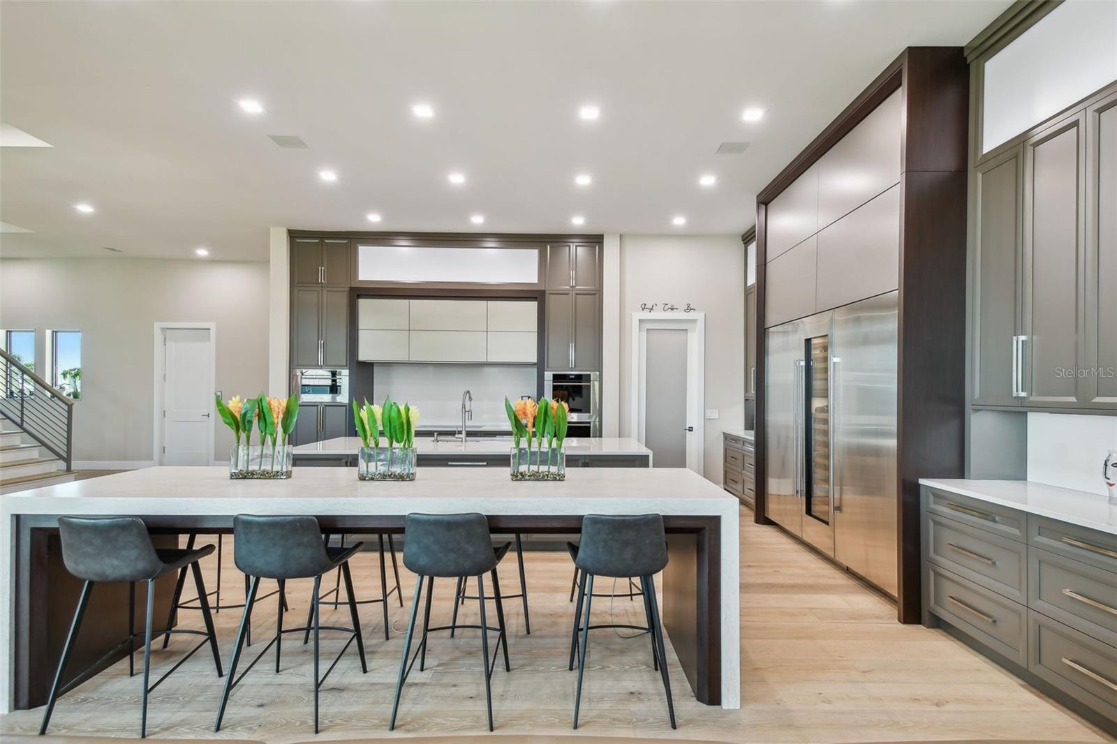 TB8399186 Property Photo