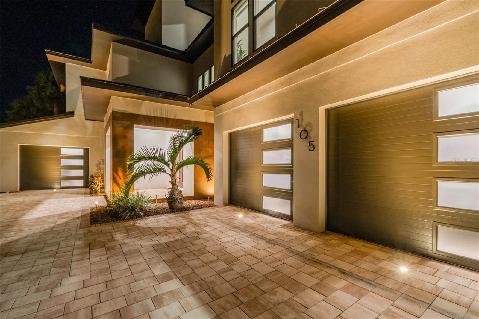 TB8399186 Property Photo