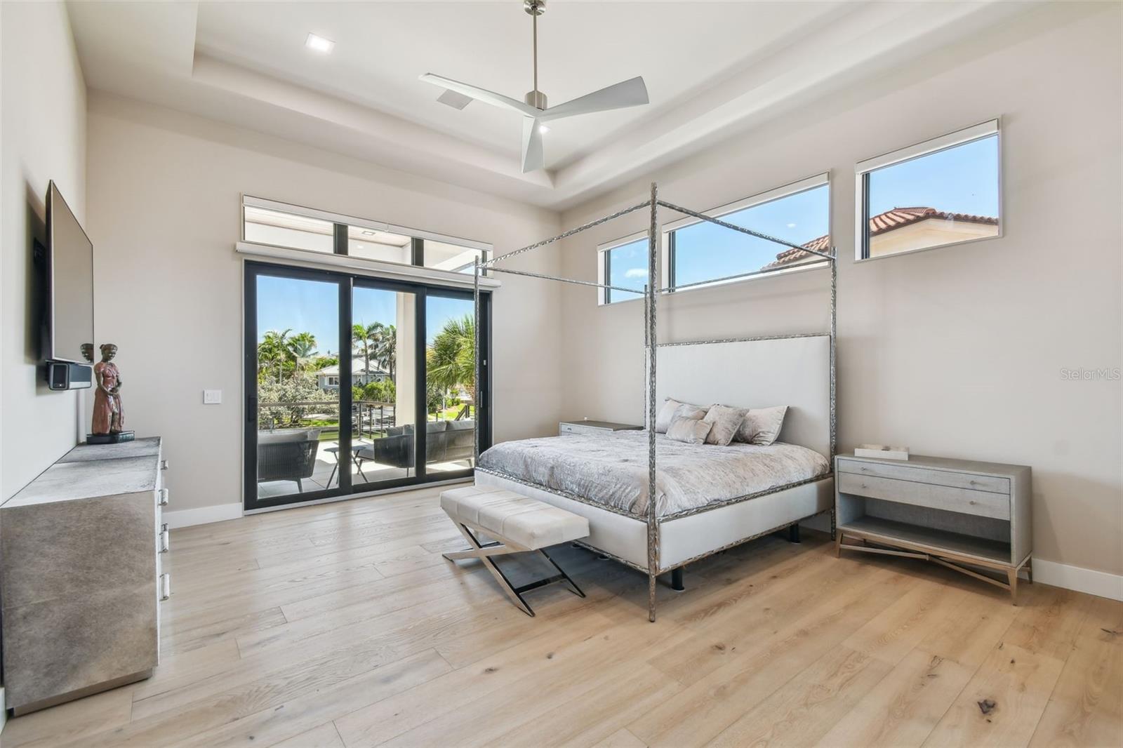 TB8399186 Property Photo