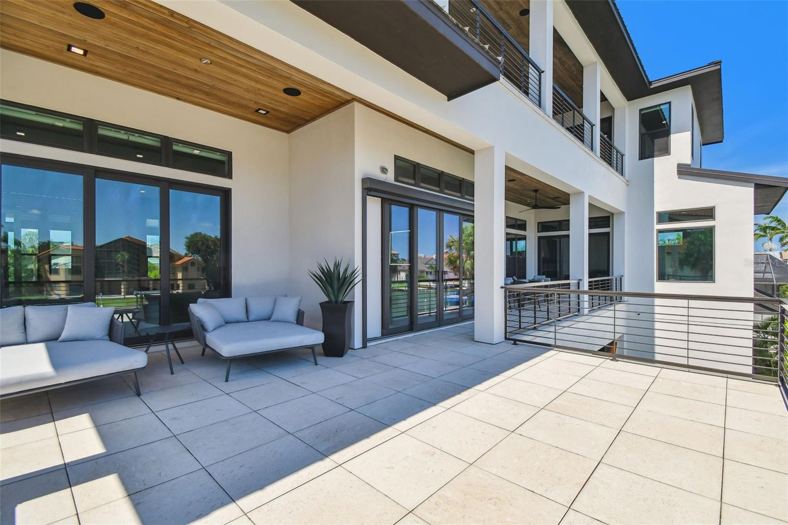 TB8399186 Property Photo