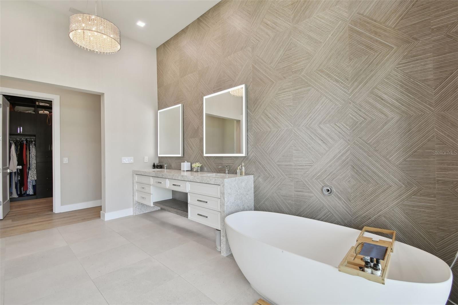 TB8399186 Property Photo