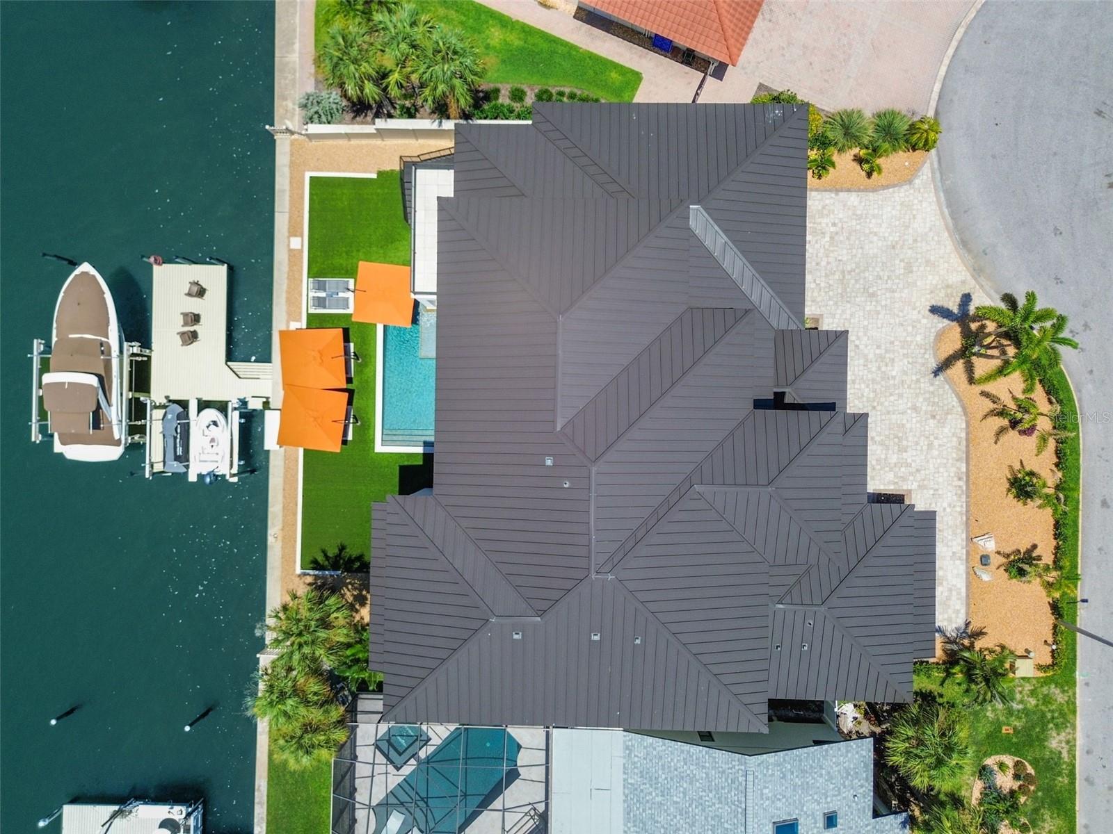 TB8399186 Property Photo