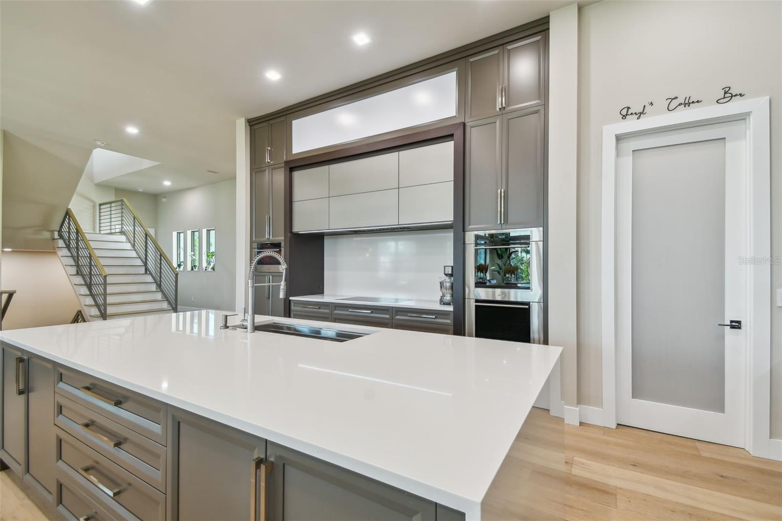 TB8399186 Property Photo