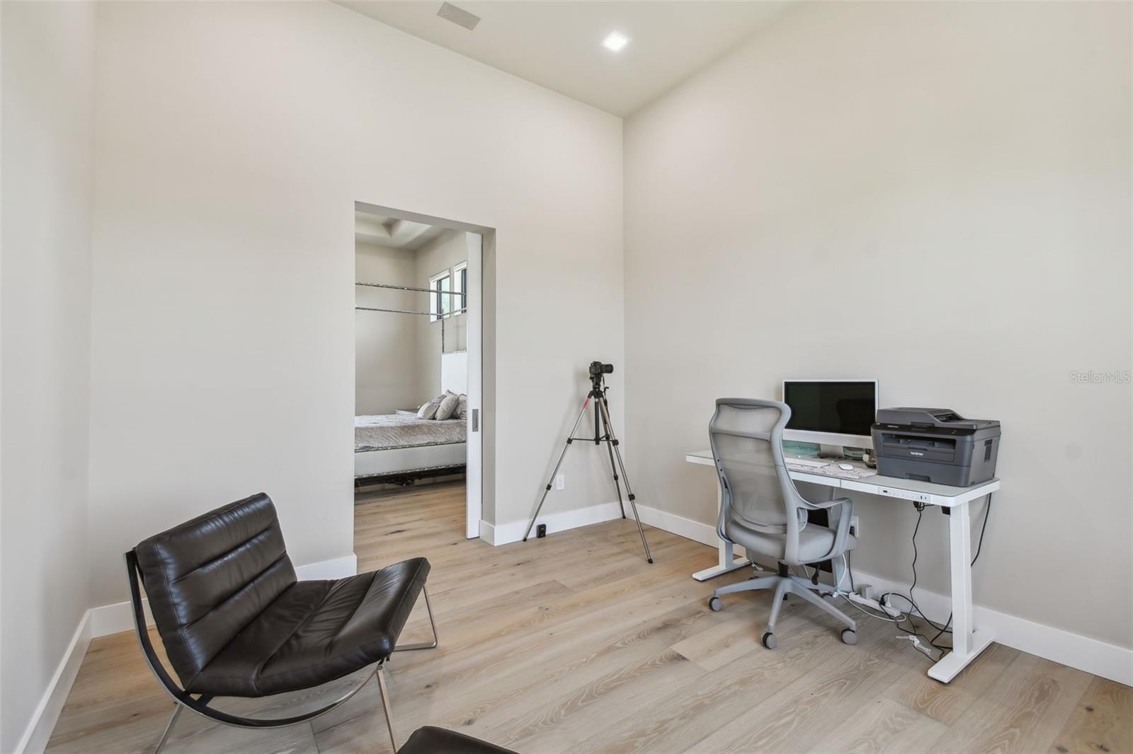 TB8399186 Property Photo