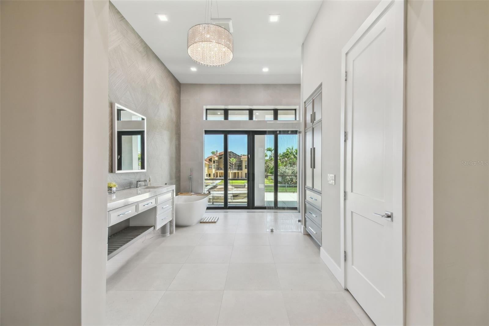 TB8399186 Property Photo