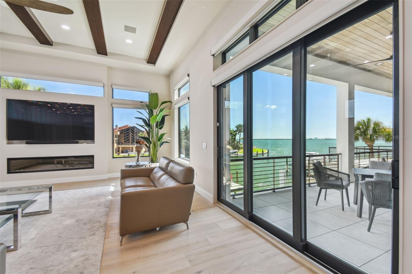 TB8399186 Property Photo