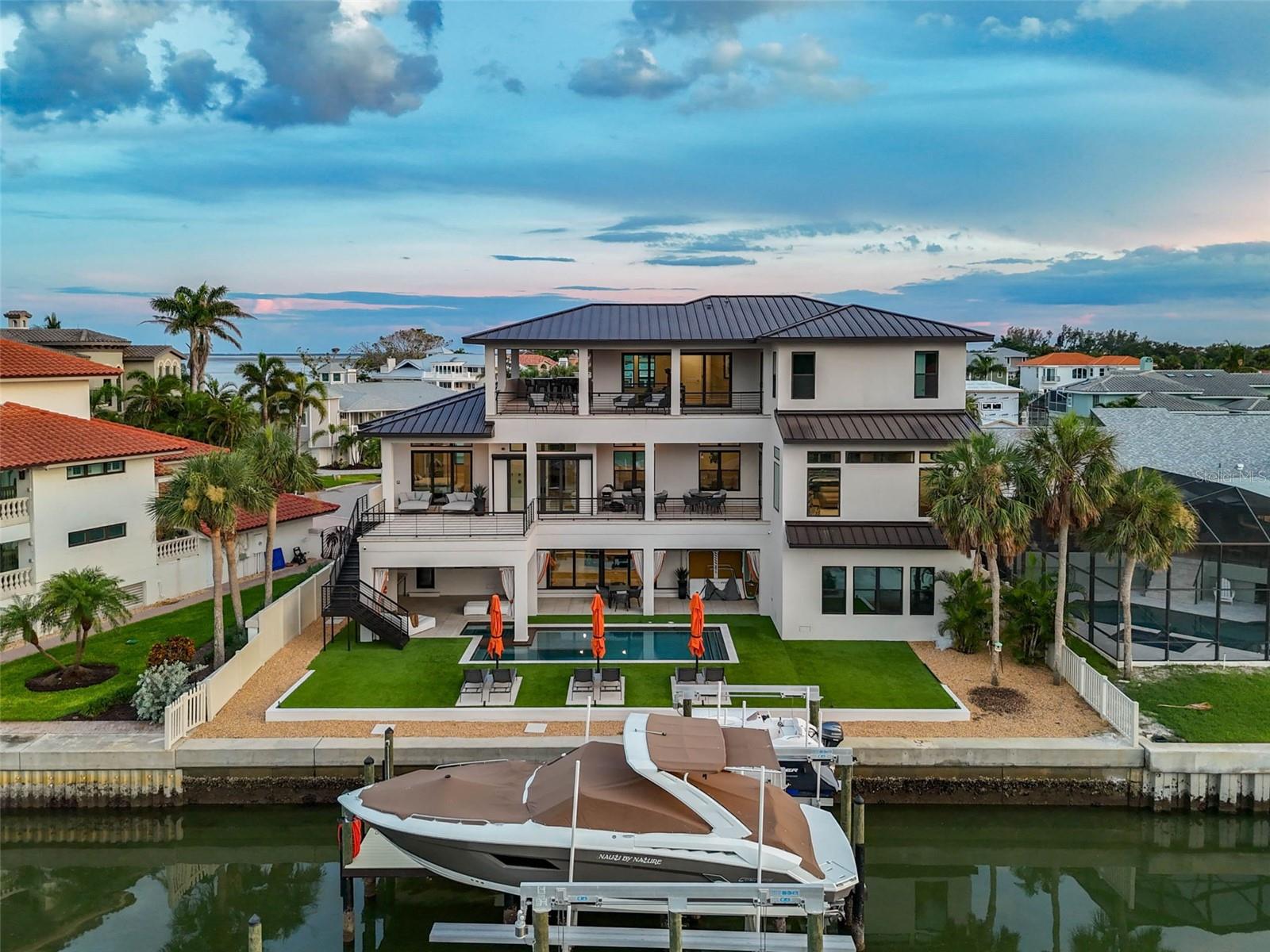 TB8399186 Property Photo